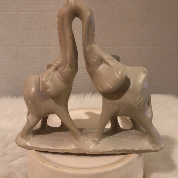 Elephant Figurines/Set of 2 - Picture 12 of 12